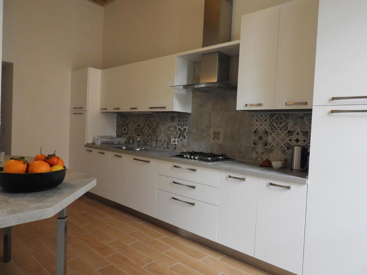 Villa Maghetti - Modernized Flat In Historic Palazzo In The Center Of ルイーノ エクステリア 写真