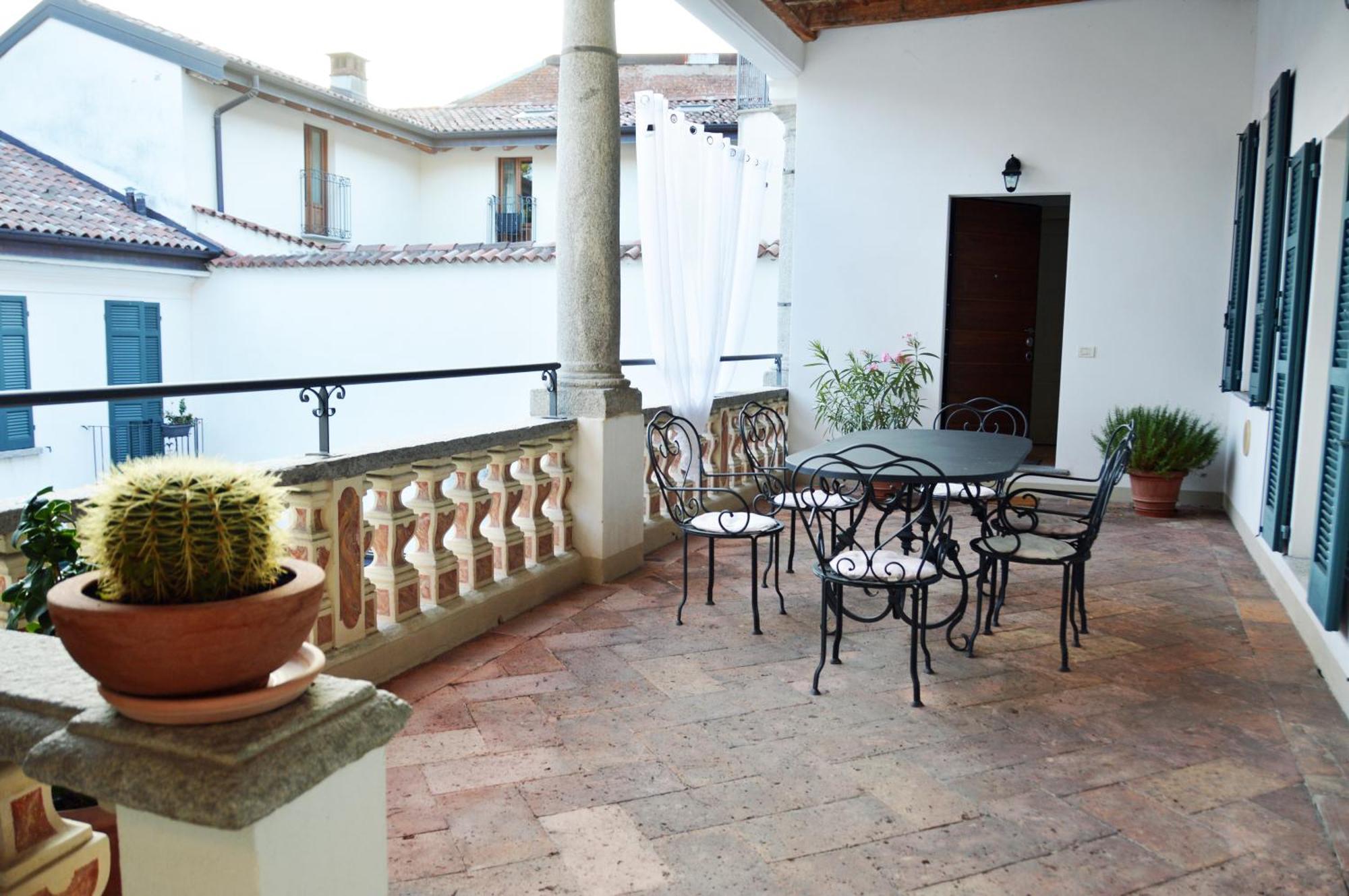 Villa Maghetti - Modernized Flat In Historic Palazzo In The Center Of ルイーノ エクステリア 写真